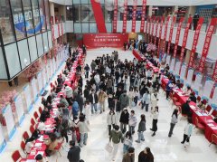 分析保税区聚焦虚拟现实、智能制制、跨境电商